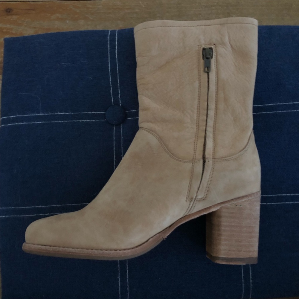 Women’s Frye Boots - Picture 9 of 10